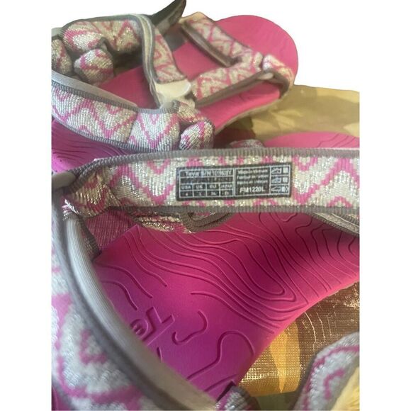 Teva Little Girls Fuchsia Red Open Toe Hook & Loop Geometric Sandals Size 4 - Picture 4 of 13